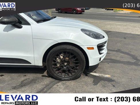 Used 2017 Porsche Macan S image 12