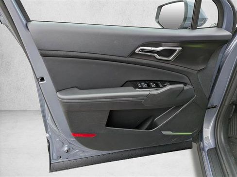 Used 2025 Kia Sportage EX image 21