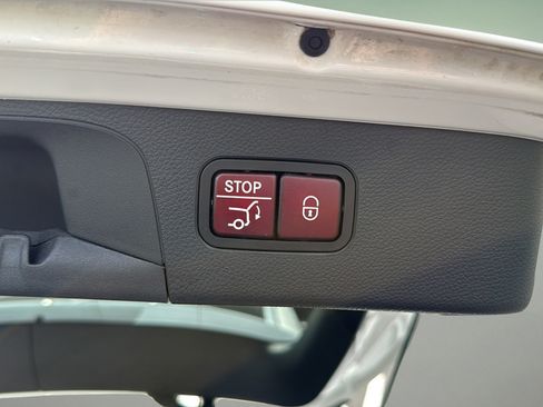 Used 2020 Mercedes-Benz GLC 300 4MATIC image 27