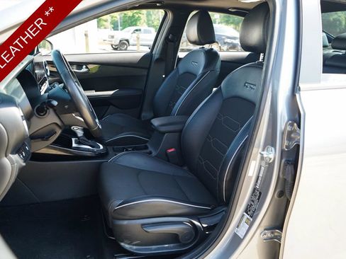 Used 2024 Kia Forte GT-Line w/ GT-Line Premium Package FWD image 7