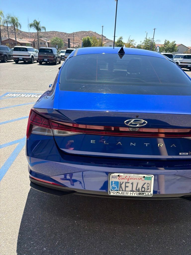 Certified 2023 Hyundai Elantra Blue FWD image 33