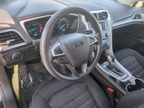 Used 2016 Ford Fusion SE image 10