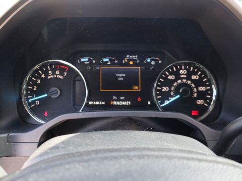 Used 2015 Ford F150 Lariat w/ Trailer Tow Package RWD image 19