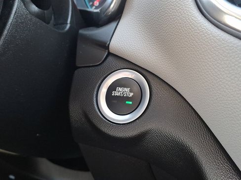 Used 2020 Chevrolet Equinox LS w/ LS Convenience Package FWD image 24