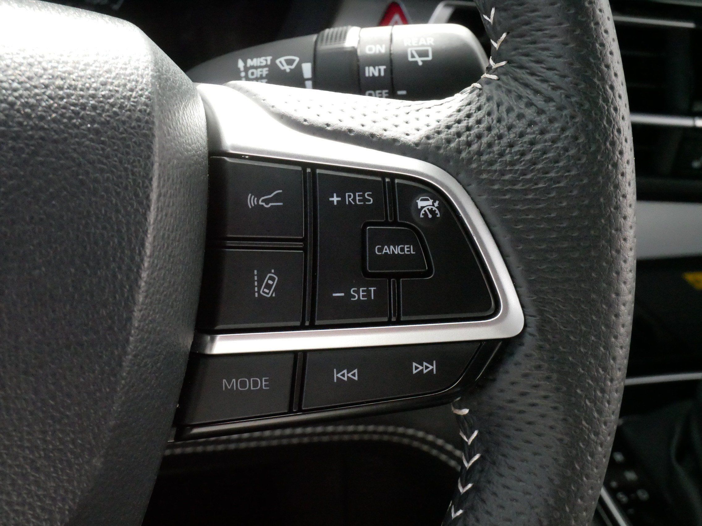 Certified 2026 Toyota Sienna XSE FWD image 25