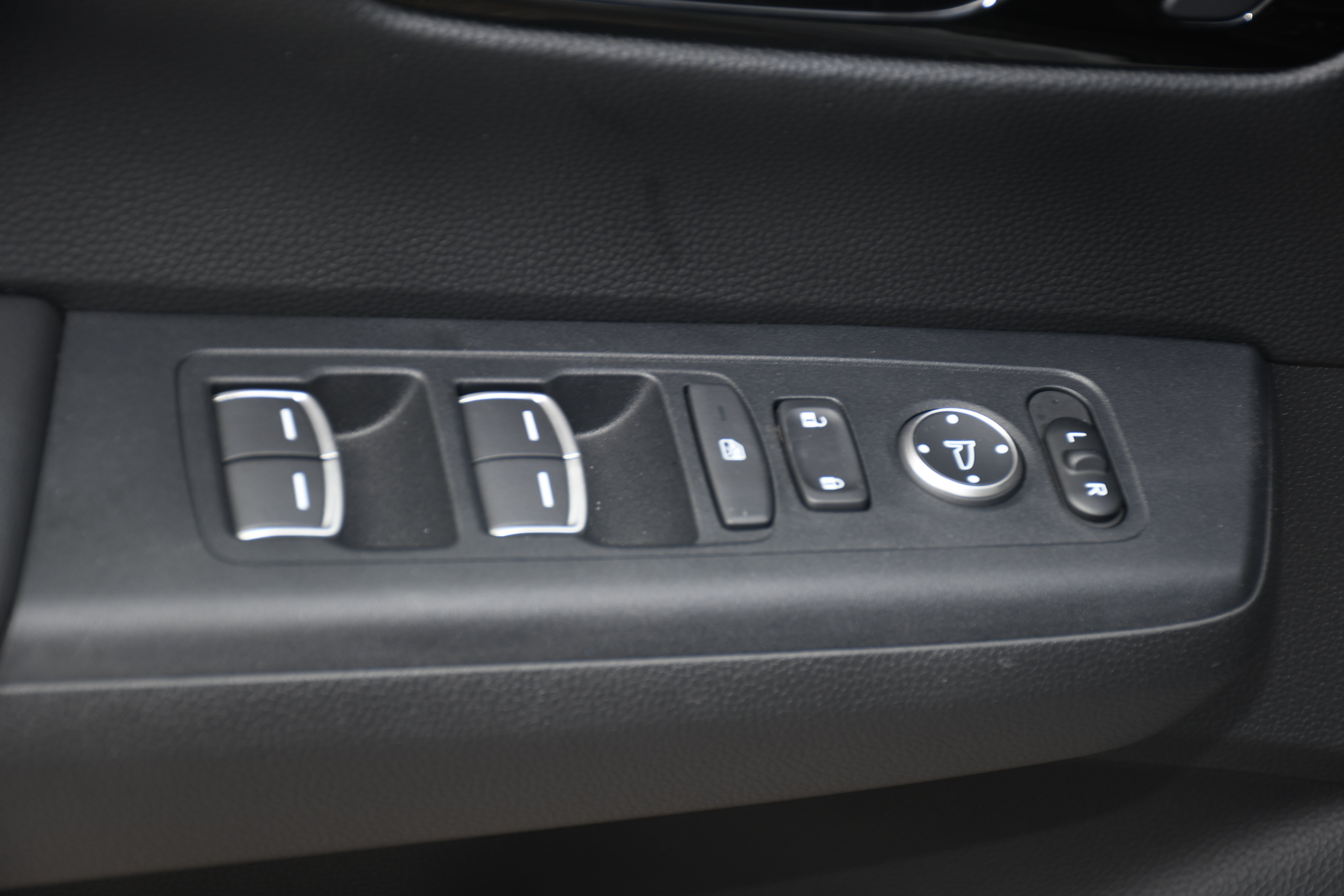 Used 2024 Honda CR-V EX-L image 11