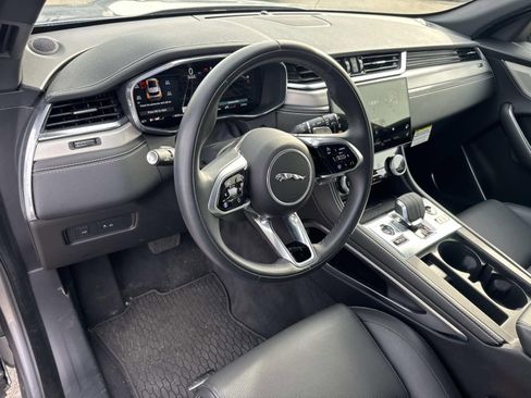 Used 2025 Jaguar F-PACE R-Dynamic S image 18