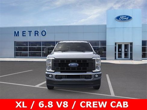 New 2026 Ford F250 XL w/ XL Chrome Package image 7