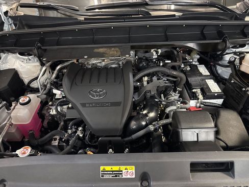 Used 2023 Toyota Highlander XLE image 33