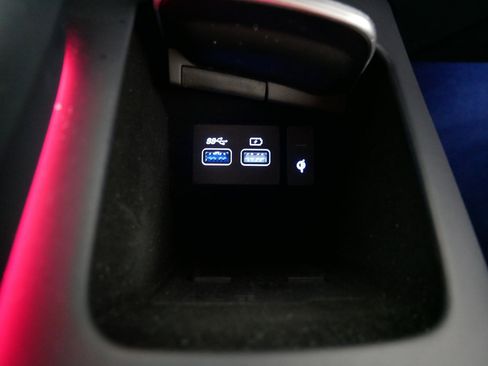 Used 2023 Genesis GV70 2.5T w/ Sport Prestige Package image 32