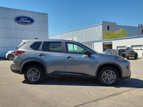Used 2024 Nissan Rogue S AWD/4WD image 6