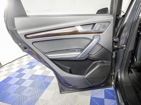 Used 2019 Audi Q5 2.0T Premium Plus w/ Premium Plus Package image 11