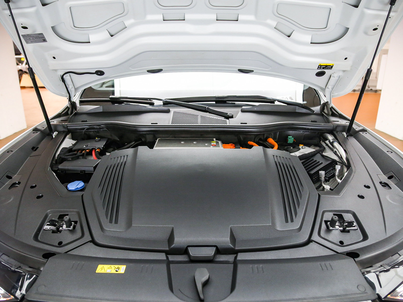 Certified 2024 Audi Q8 e-tron Premium Plus AWD/4WD image 28