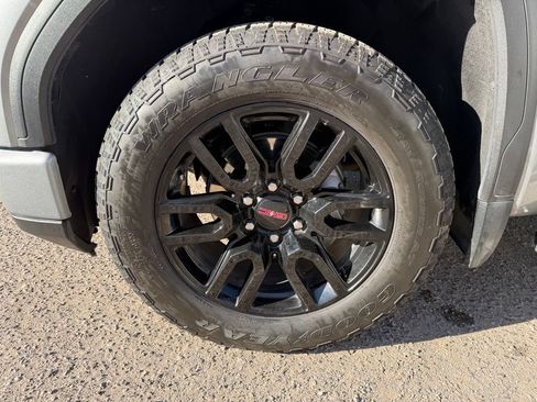 Used 2025 GMC Sierra 1500 Elevation AWD/4WD image 10