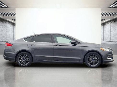 Certified 2018 Ford Fusion SE w/ Equipment Group 201A FWD image 4