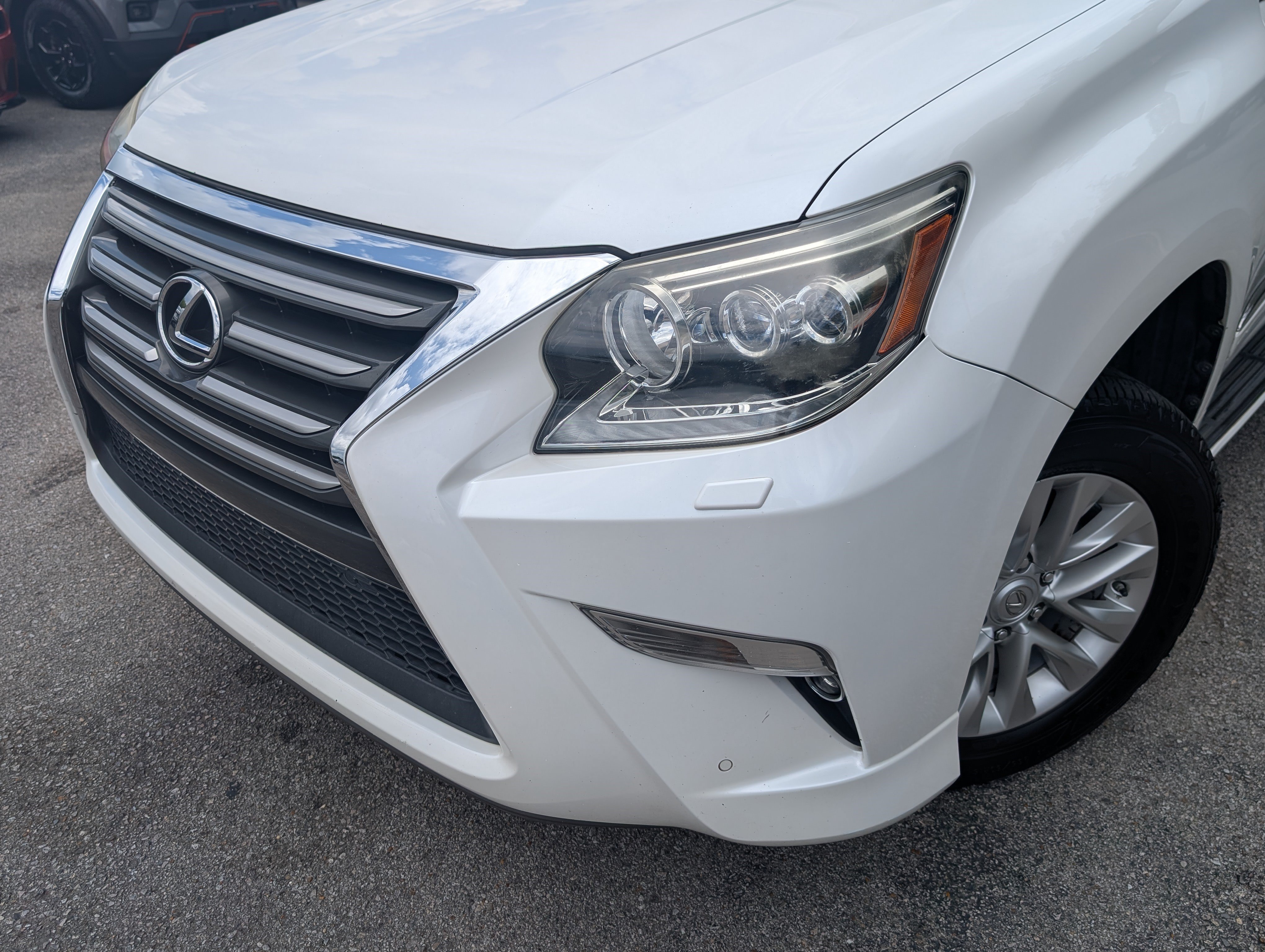 Used 2015 Lexus GX 460 w/ Premium Package AWD/4WD image 13
