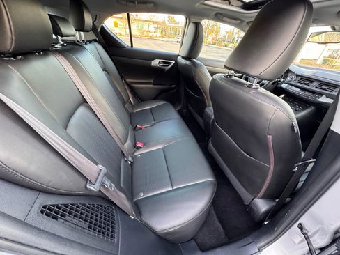 Used 2011 Lexus CT 200h Premium w/ Premium Audio Pkg FWD image 15