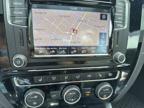 Used 2016 Volkswagen Jetta GLI SEL FWD image 15