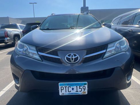 Used 2015 Toyota RAV4 LE AWD/4WD image 2