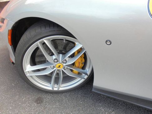Used 2021 Ferrari Roma RWD image 29