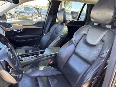 Used 2016 Volvo XC90 T6 Inscription w/ Vision Package image 17