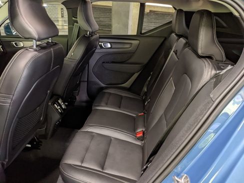 Certified 2024 Volvo XC40 B5 Plus w/ Climate Package AWD/4WD image 23