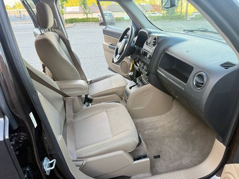 Used 2014 Jeep Patriot Sport w/ Power Value Group AWD/4WD image 43
