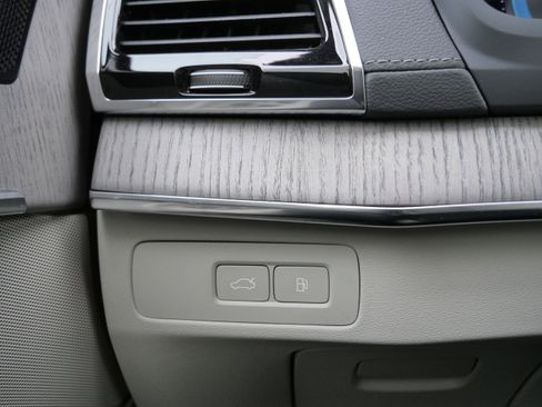 Used 2024 Volvo XC90 T8 Ultimate image 31