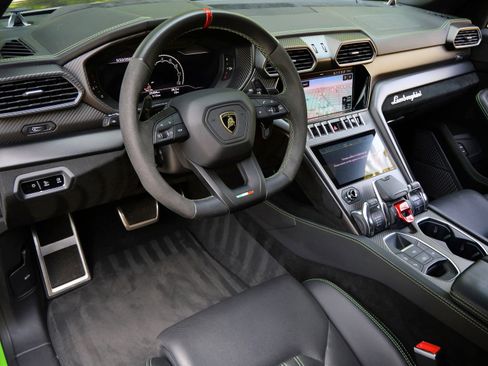 Used 2023 Lamborghini Urus Performante AWD/4WD image 26