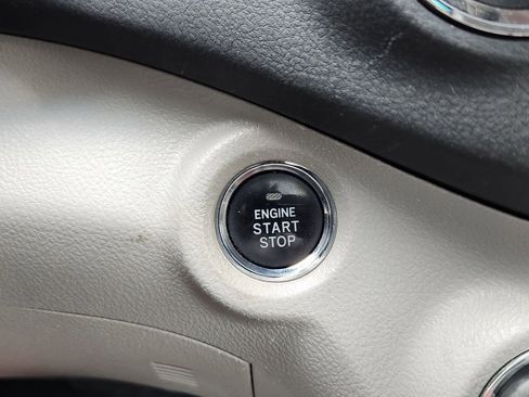 Used 2012 Toyota Highlander Limited w/ Tow Pkg image 25