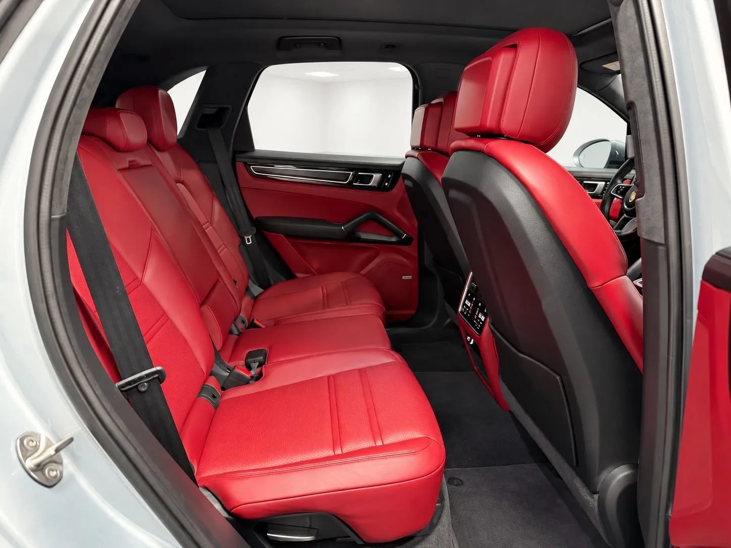 Used 2021 Porsche Cayenne GTS AWD/4WD image 22