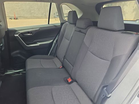Used 2020 Toyota RAV4 XLE w/ Convenience Package image 14