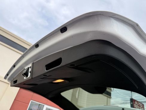 Used 2020 Dodge Grand Caravan SE image 9