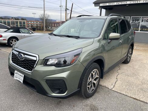 Used 2020 Subaru Forester Premium AWD/4WD image 2