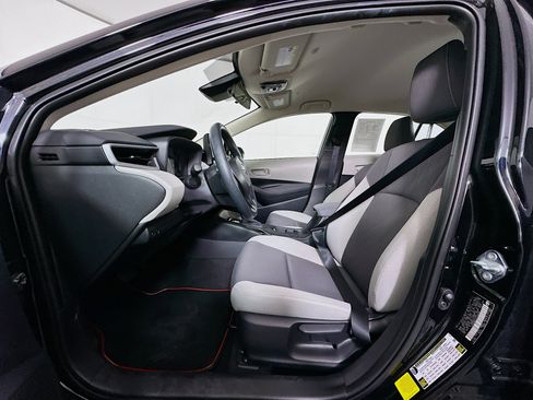 Used 2025 Toyota Corolla LE FWD image 13