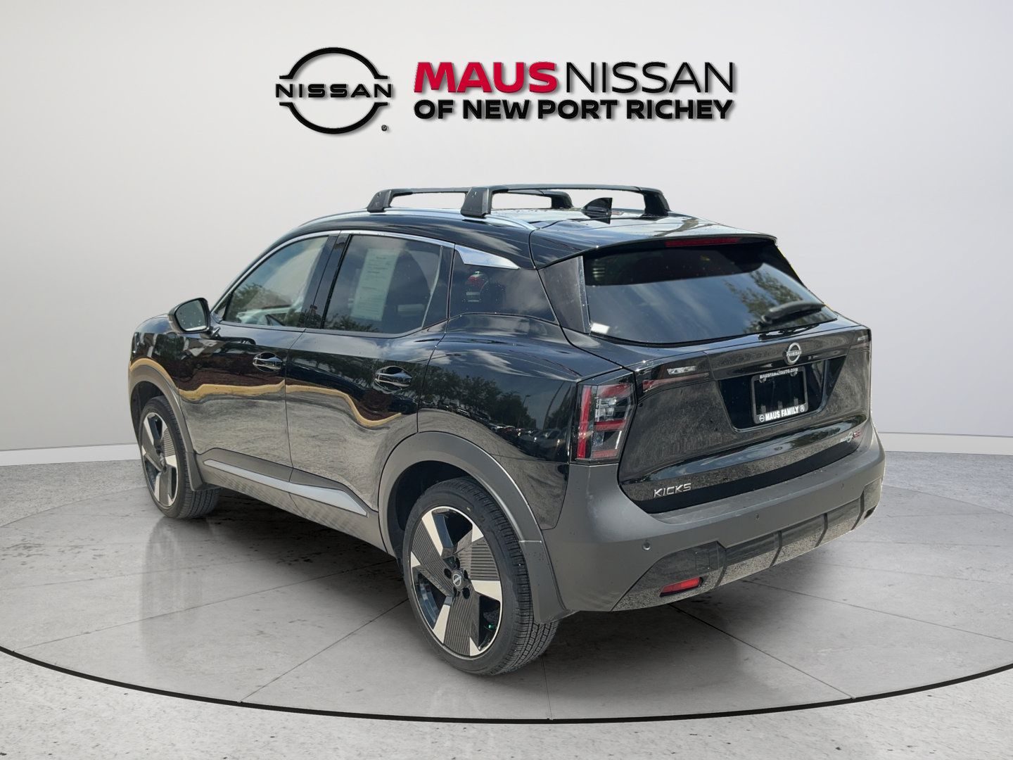 Certified 2025 Nissan Kicks SR FWD image 7