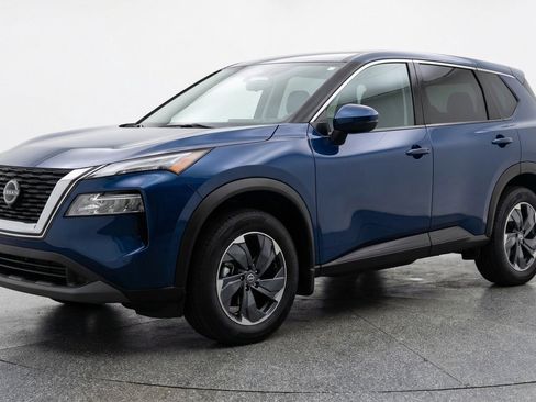 Used 2025 Nissan Rogue SV FWD image 3