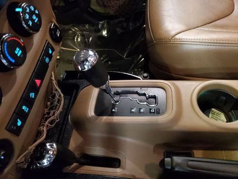 Used 2013 Jeep Wrangler Unlimited Sahara w/ Connectivity Group AWD/4WD image 25