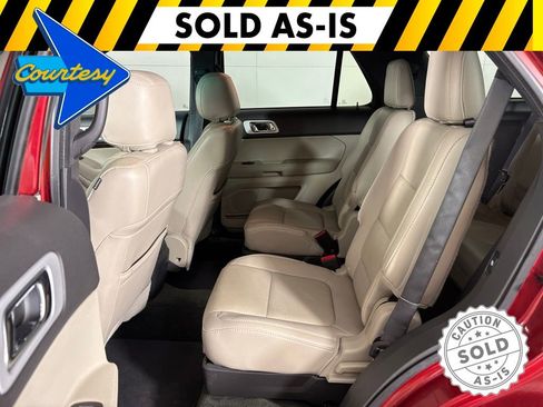 Used 2014 Ford Explorer Limited w/ Equipment Group 302A AWD/4WD image 37