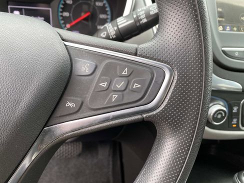 Used 2019 Chevrolet Equinox LS w/ LS Convenience Package image 18