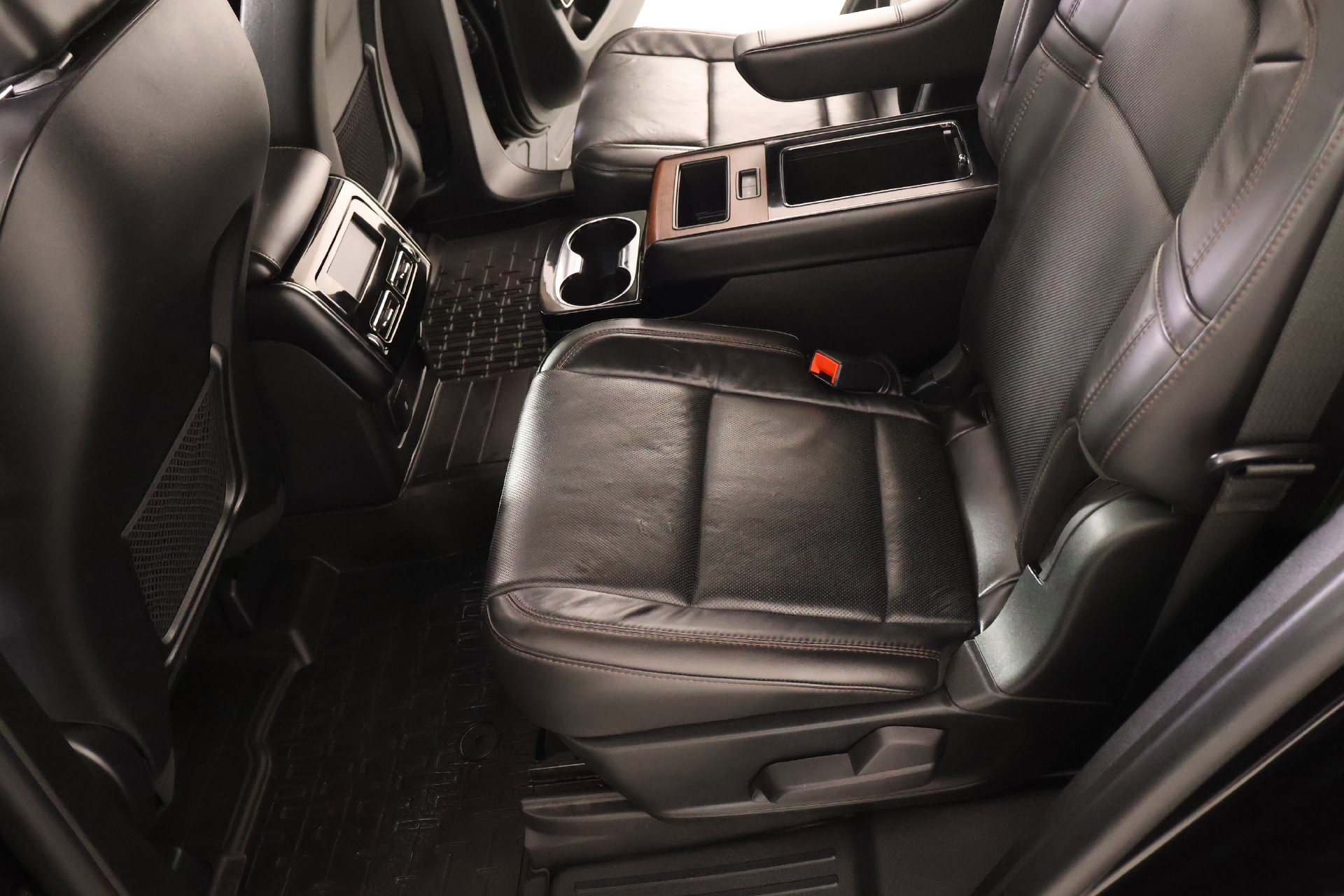 Used 2023 Lincoln Aviator Reserve w/ Equipment Group 201A RWD image 12