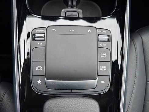 Used 2022 Mercedes-Benz GLB 250 4MATIC image 36