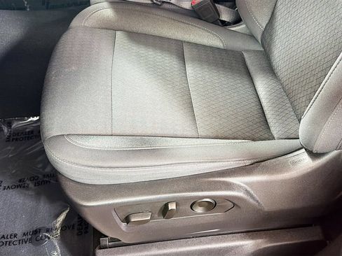 Used 2023 Chevrolet Silverado 1500 LT AWD/4WD image 20