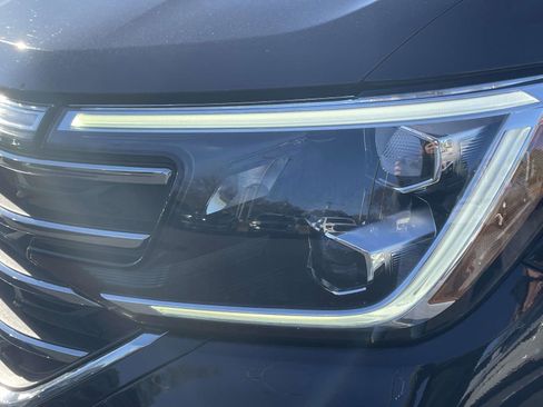 Certified 2024 Volkswagen Atlas SE image 4