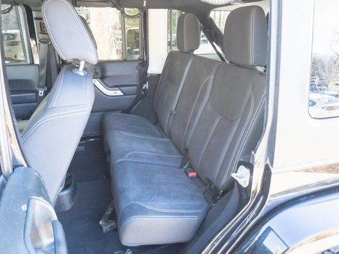 Used 2018 Jeep Wrangler Unlimited Sahara w/ Max Tow Package image 17