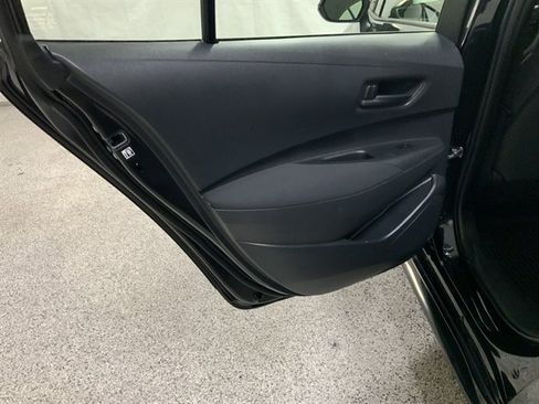 Used 2022 Toyota Corolla LE image 17