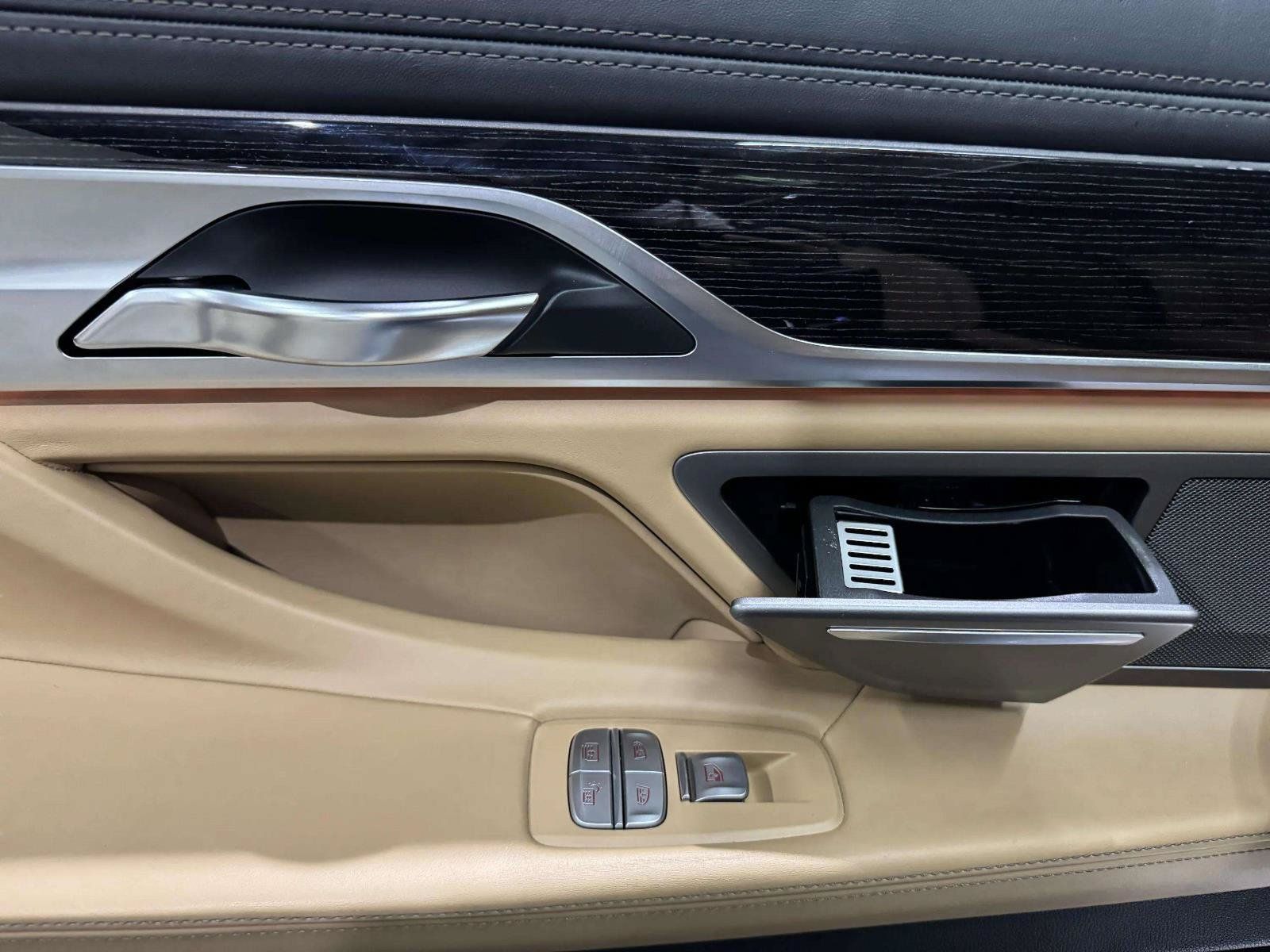 Used 2016 BMW 750i RWD image 41