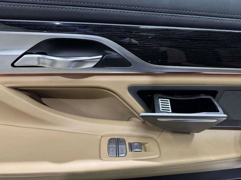 Used 2016 BMW 750i RWD image 41