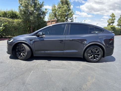 Used 2024 Tesla Model X AWD/4WD image 3