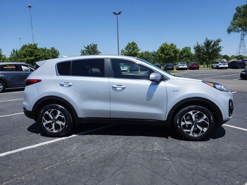 Used 2020 Kia Sportage LX AWD/4WD image 17